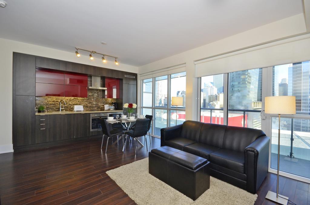 Atlas Suites - Cn Tower & Convention Centre Toronto Room photo