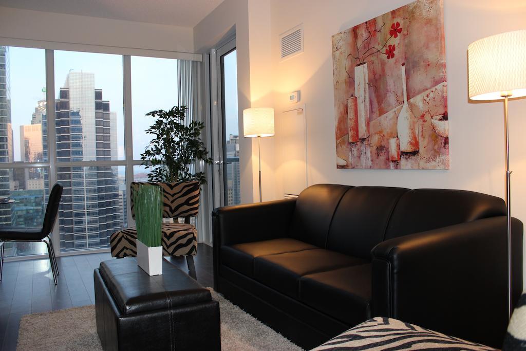 Atlas Suites - Cn Tower & Convention Centre Toronto Room photo