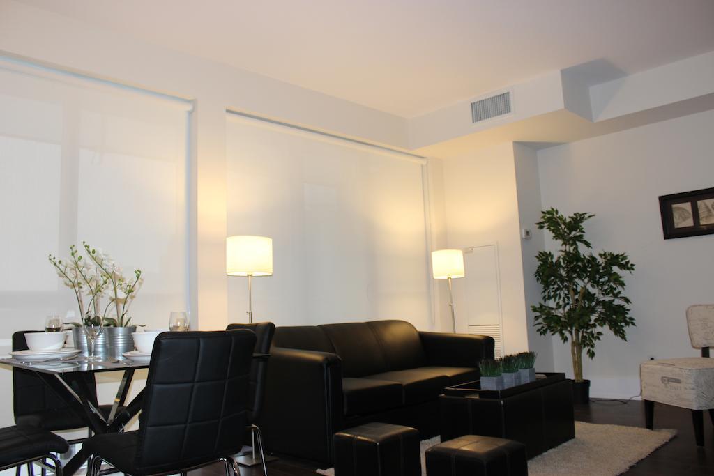 Atlas Suites - Cn Tower & Convention Centre Toronto Room photo