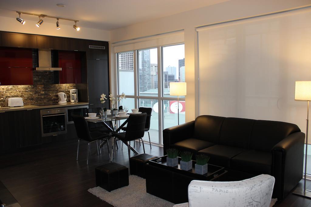 Atlas Suites - Cn Tower & Convention Centre Toronto Room photo