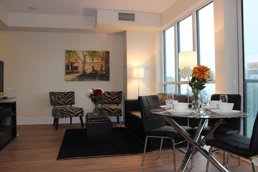 Atlas Suites - Cn Tower & Convention Centre Toronto Room photo
