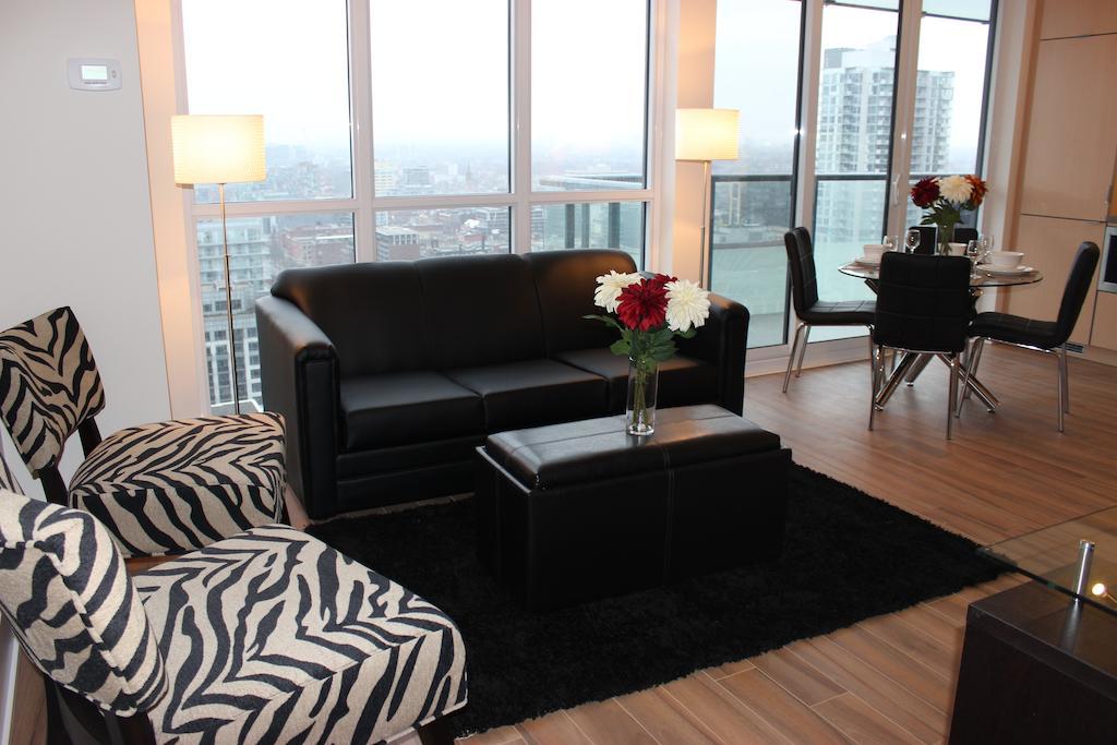 Atlas Suites - Cn Tower & Convention Centre Toronto Room photo