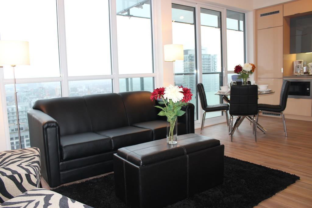 Atlas Suites - Cn Tower & Convention Centre Toronto Room photo
