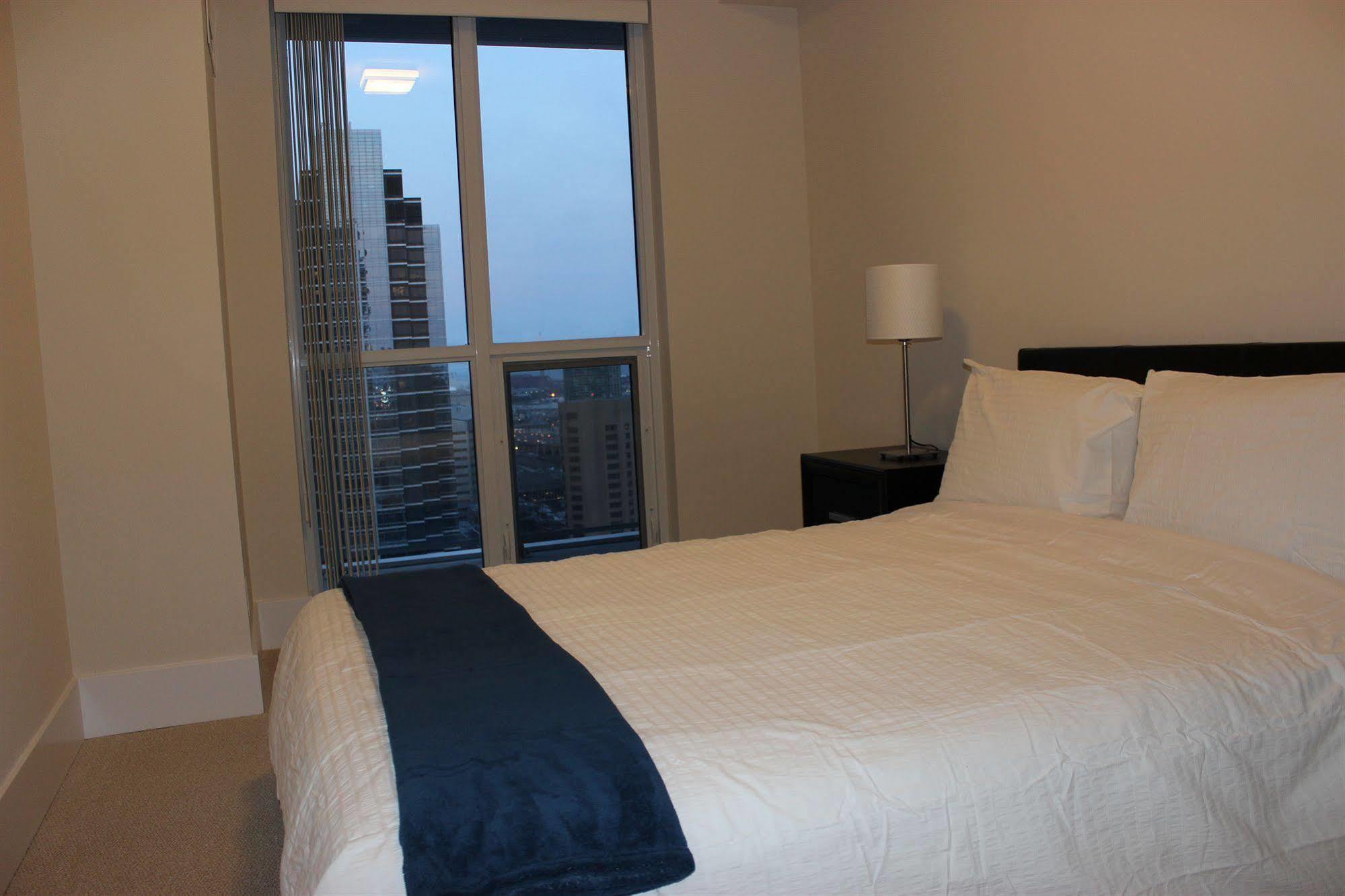 Atlas Suites - Cn Tower & Convention Centre Toronto Exterior photo